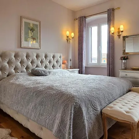 Luxury Ray Lejlighed
